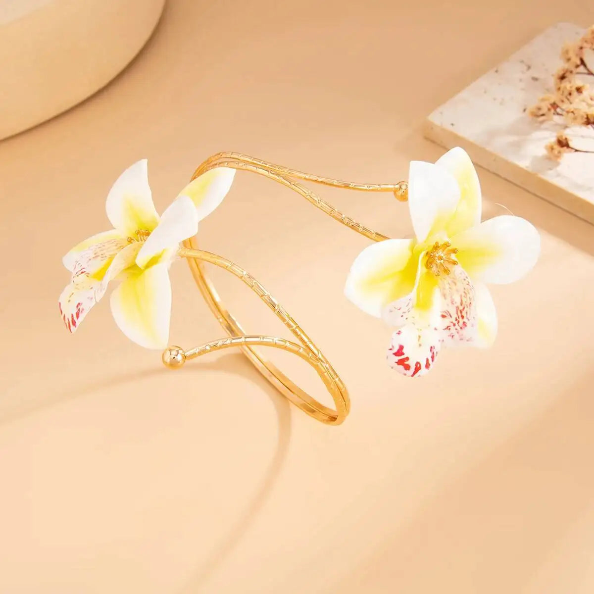 Exquisite Flower Arm Bracelet